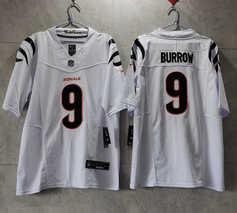 Mens Cincinnati Bengals #9 Joe Burrow White 2023 F.U.S.E. Vapor Untouchable Limited Stitched Jersey->cincinnati bengals->NFL Jersey